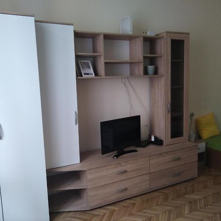 Adrienn Apartment Budapest Exterior photo